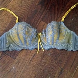 Elle Macpherson Intimates 32 B , EUC Anthropologie